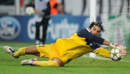 开云体育APP-塞内加尔队在巴黎奥运会比赛中多次利用边路进攻，塞内加尔足球运动员