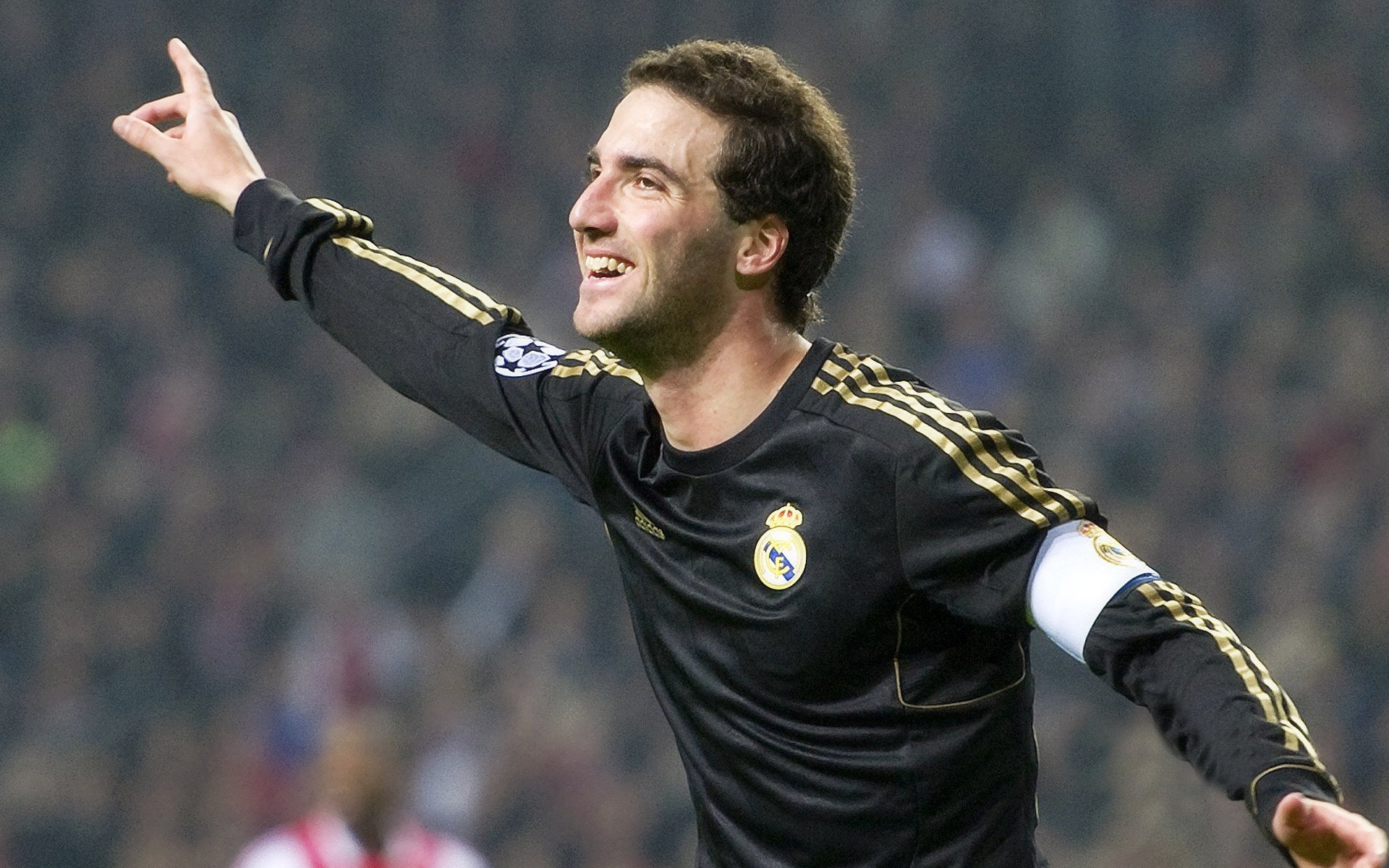 凯撒酋长签约新外援，增强进攻实力，足坛凯撒大帝